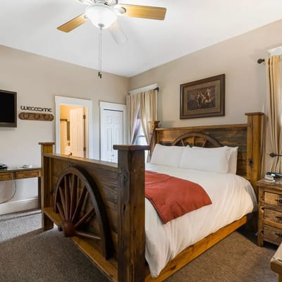 Horseshoe Room (BHK-2)