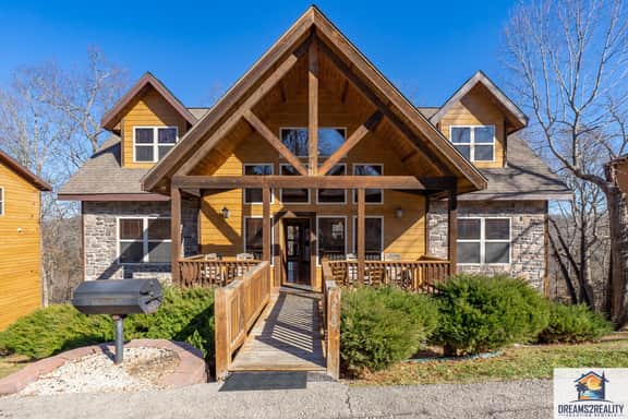 Forest Heights Lodge**