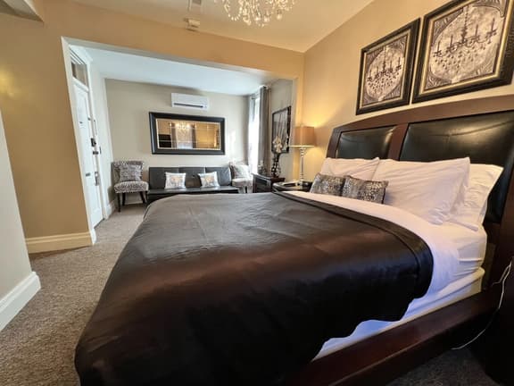 Haven Suite Room (BHQ-9)
