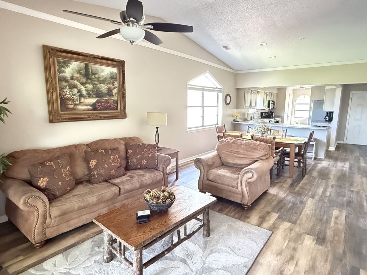 Dreams2Reality Vacation Rentals-Foothills D-18-image-1
